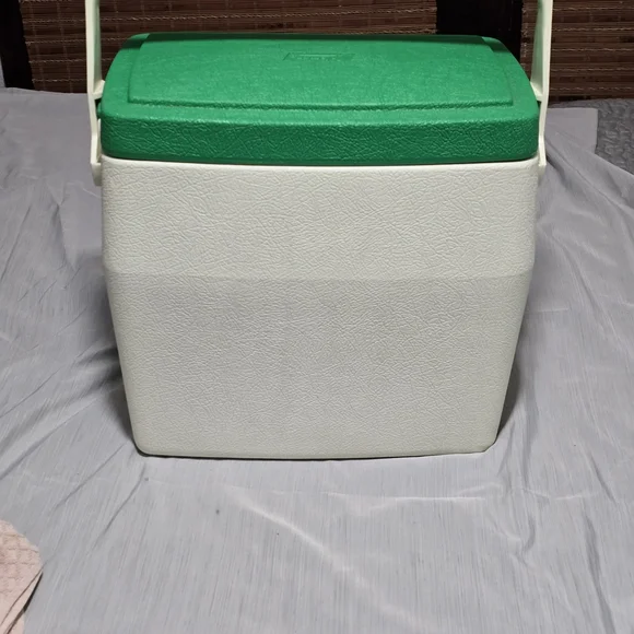 Colman Oscar Cooler Vintage #5274 White Green Lid 14x9.5x15 1983 EUC - Picture 8 of 13